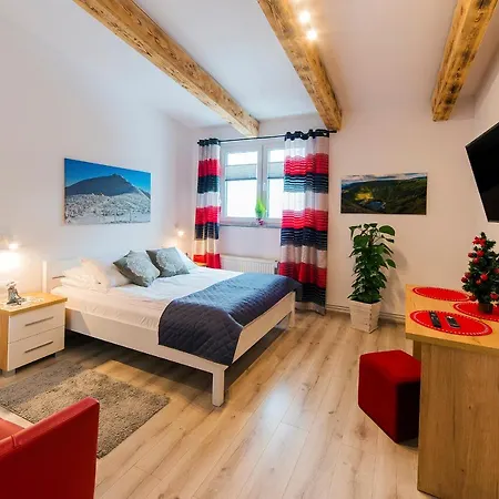 Apartamenty I Pokoje W Centrum Karpacza Homestay