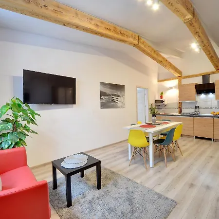 Apartamenty I Pokoje W Centrum Karpacza Homestay