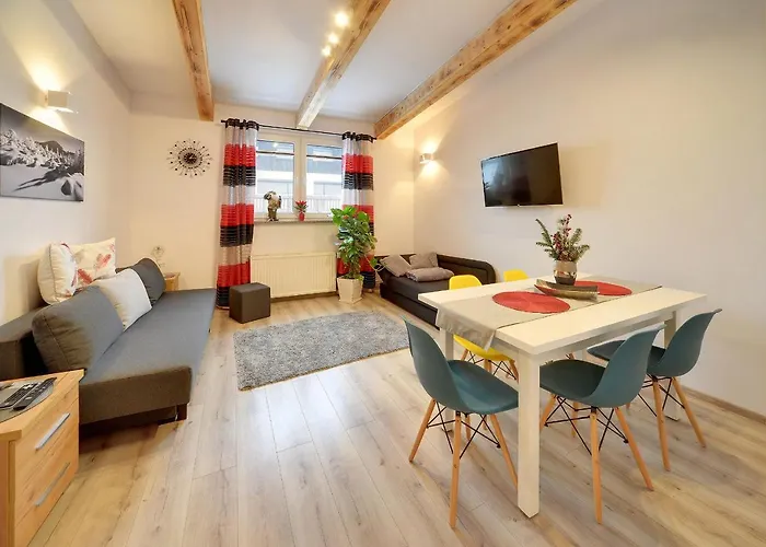 Apartamenty I Pokoje W Centrum Karpacza Homestay *