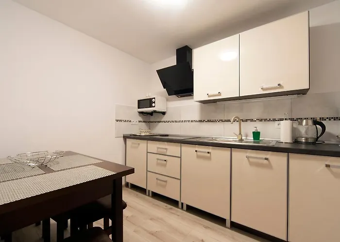 Apartamenty I Pokoje W Centrum Karpacza Homestay *